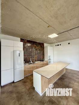 Дом 456м&sup2;, 2-этажный, участок 18 сот.  