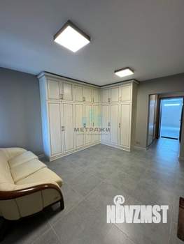 Дом 400м&sup2;, 3-этажный, участок 5 сот.  