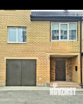 Таунхаус 250м&sup2;, 3-этажный, участок 2 сот.  