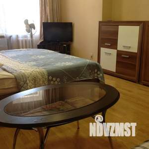 1-к квартира, посуточно, 50м2, 3/6 этаж