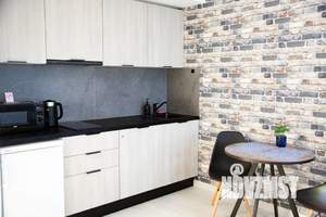 Студия квартира, посуточно, 35м2, 1/18 этаж