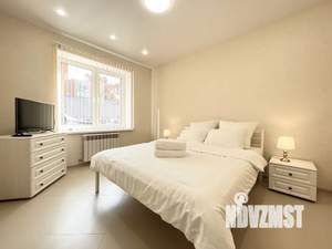 Студия квартира, посуточно, 38м2, 3/6 этаж