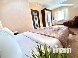 1-к квартира, посуточно, 42м2, 3/3 этаж