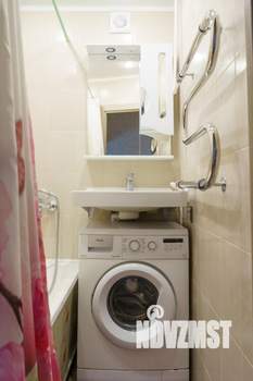 2-к квартира, посуточно, 50м2, 1/1 этаж