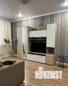 1-к квартира, посуточно, 37м2, 8/10 этаж
