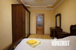 3-к квартира, посуточно, 84м2, 1/1 этаж