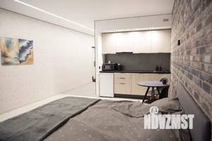 Студия квартира, посуточно, 35м2, 1/18 этаж