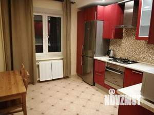 2-к квартира, посуточно, 75м2, 1/1 этаж