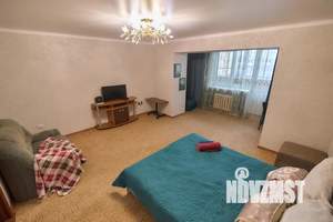1-к квартира, посуточно, 50м2, 7/8 этаж