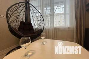 2-к квартира, посуточно, 45м2, 1/5 этаж