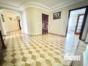 4-к квартира, вторичка, 177м2, 5/10 этаж