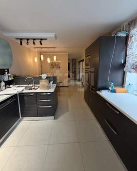 4-к квартира, вторичка, 197м2, 3/8 этаж