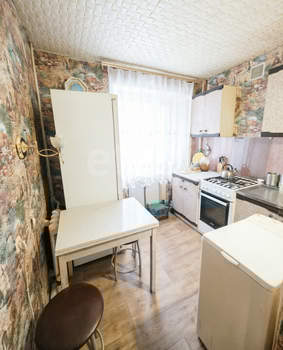 4-к квартира, вторичка, 61м2, 3/5 этаж