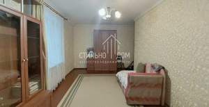 2-к квартира, вторичка, 43м2, 1/4 этаж
