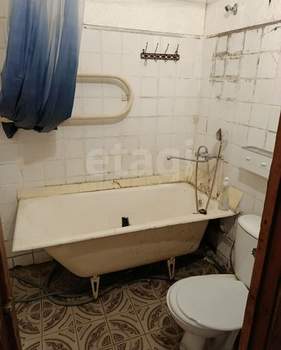 2-к квартира, вторичка, 43м2, 1/4 этаж