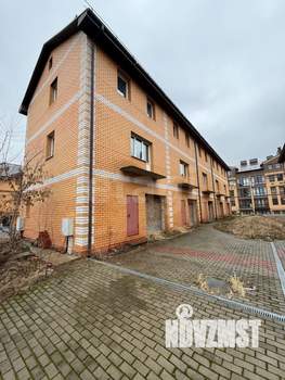 4-к квартира, вторичка, 198м2, 1/4 этаж