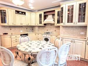 4-к квартира, вторичка, 200м2, 5/9 этаж