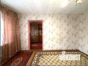 2-к квартира, вторичка, 44м2, 1/4 этаж